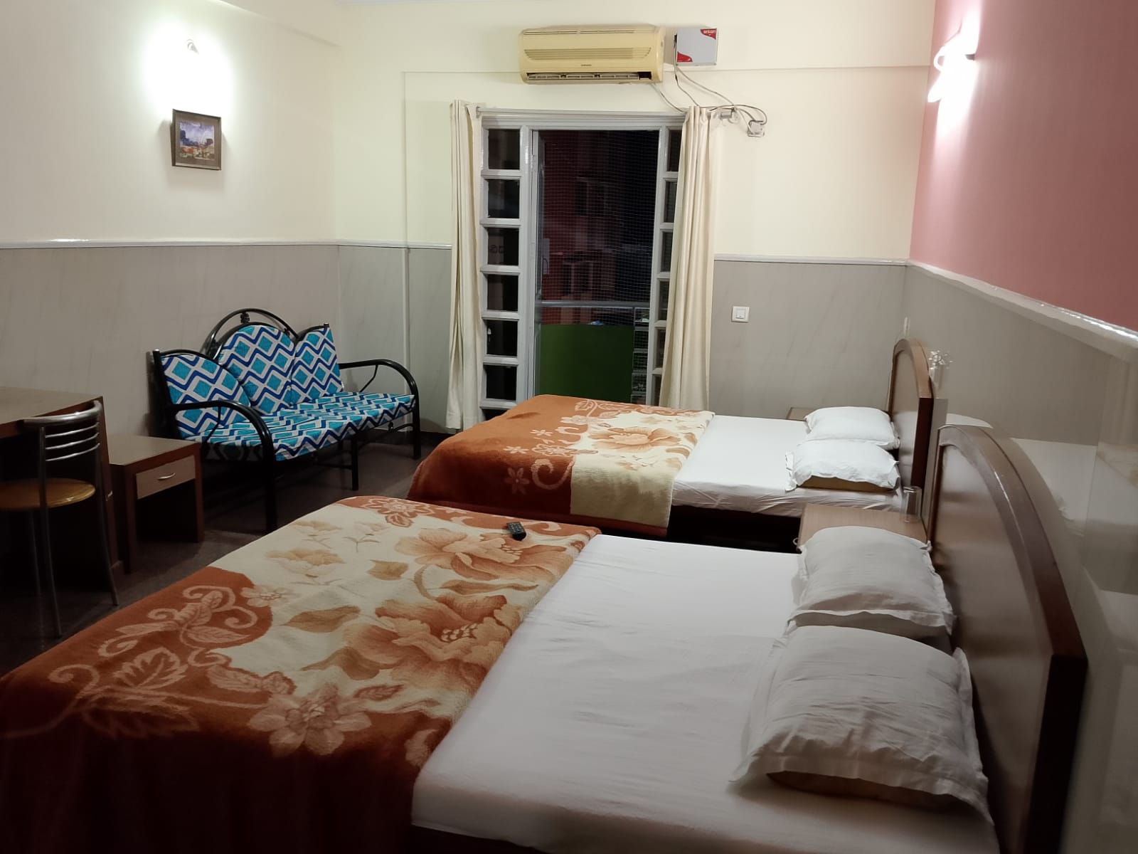 Modern PG Room